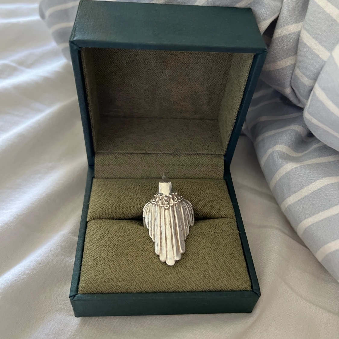 Maria Nilsdotter raven ring