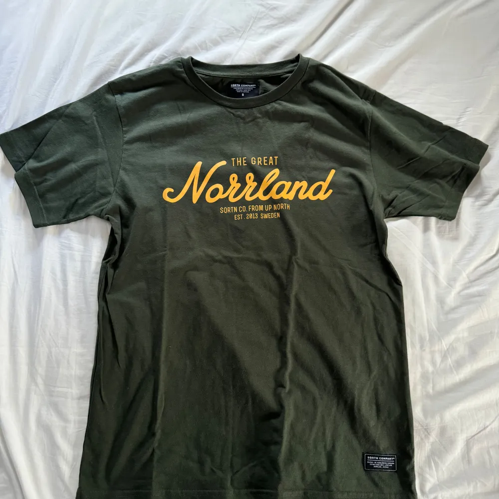 Helt oanvänd tröja från The Great Norrland . T-shirts.