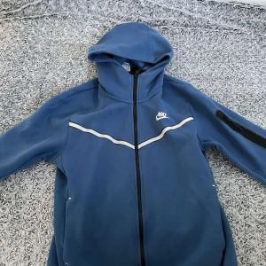 Nike Tech Fleece - Nyskick Passar M och L 