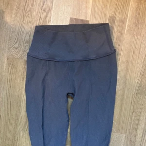 Bianca ingrosso x aim’n trönigs tights - Jättefina träningstights, säljer då jag har flera andra som jag använder mer<3