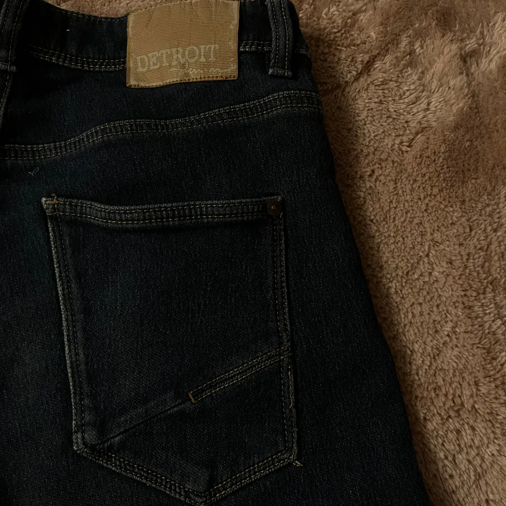 Ett par blåa jean med slim/skinny passform. Storlek 158 12-13y. Jeans & Byxor.