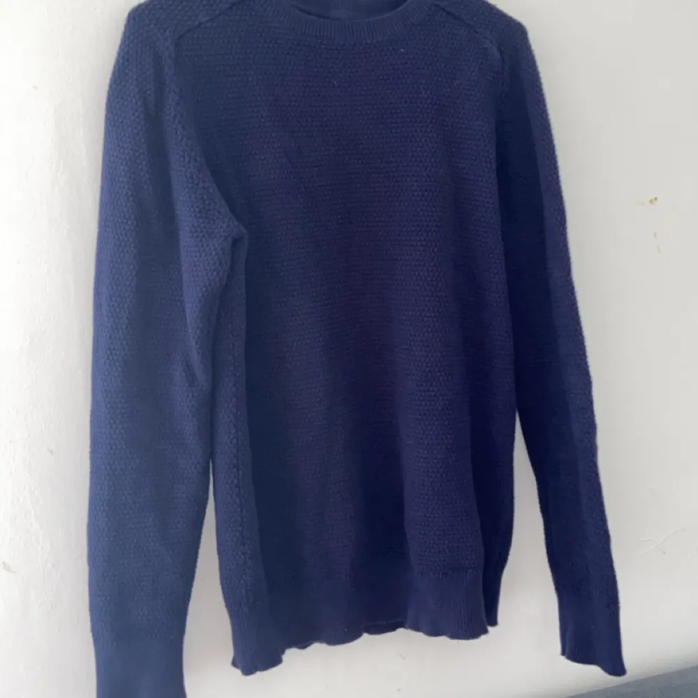 Sweatshirt från Cubus i färg blå storlek S. Tröjor & Koftor.