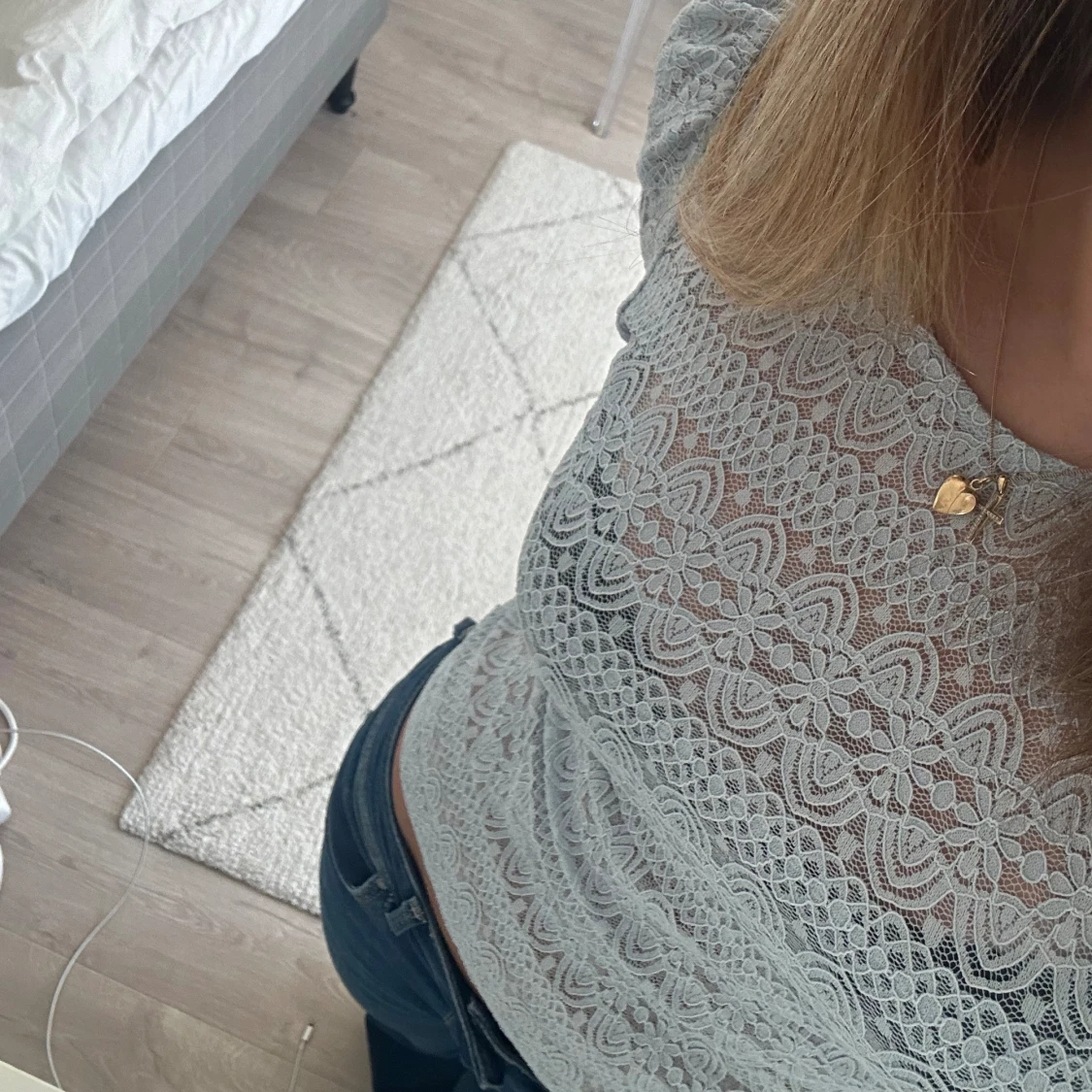 Ljusblå spetströja - 90