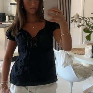 Svart sommar blus - En söt svart blus🌸⚡️