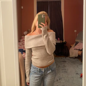 Off shoulder tröja - Så mjuk!