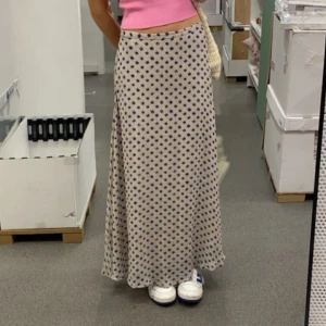 Långkjol - Mönstrad långkjol från Noa Noa🌺 längd: 100cm  midjemått rätt över: 37cm Skriv för frågor annars är det bara att köpa💕