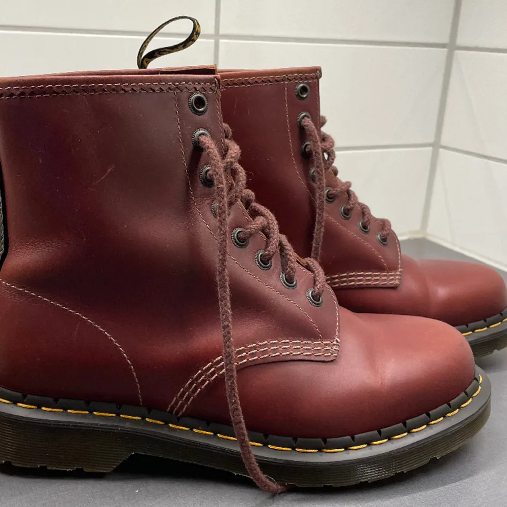 Helt oanvända Dr.Martens. Kengät.