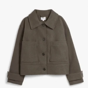 Trendig jacka från Kappahl  - Säljer den populära jackan från Kappahl😊😊 Den passar inte riktigt min stil längre så testar på att sälja den här! Skriv om det önskas mer bilder ❤️