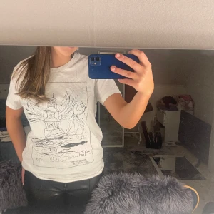 Tshirt - Tröja med tryck på 
