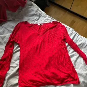 Fin skön röd tröja 