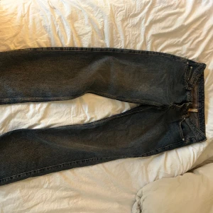 Weekday jeans  - Lågmidjade Jeans från weekday i modellen arrow. Inga tecken på användning ❤️