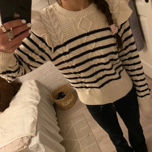 Randig tröja  - Jättesnygg tröja från Lindex, ord pris 599, Säljer för 375. 💘