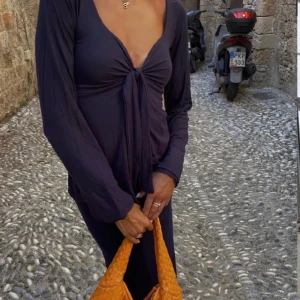 Design by Si topp - Så fin topp från Design by Si i navy blue, perfekt till våren 💙det är jag på sista bilden 