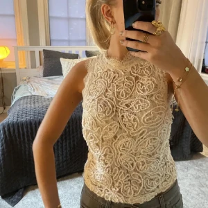Spets topp  - Spets topp från zara❣️ väldigt eftertraktad och slutsåld 