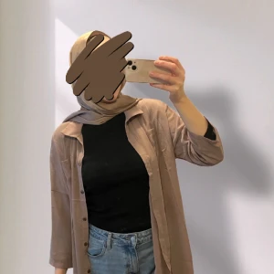 Skjorta  - Onesize  Aldrig använd 