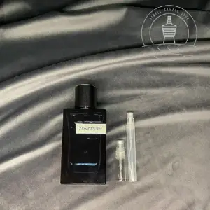 YSL Y Intense🪻🪵 En parfym som funkar extremt bra året om! Doften innehåller ljuvliga dofter som får dig att lukta fräscht med hint av trä.