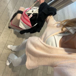 Ros  omlottstickad tröja - Rosa, storlek s från Kappahl .