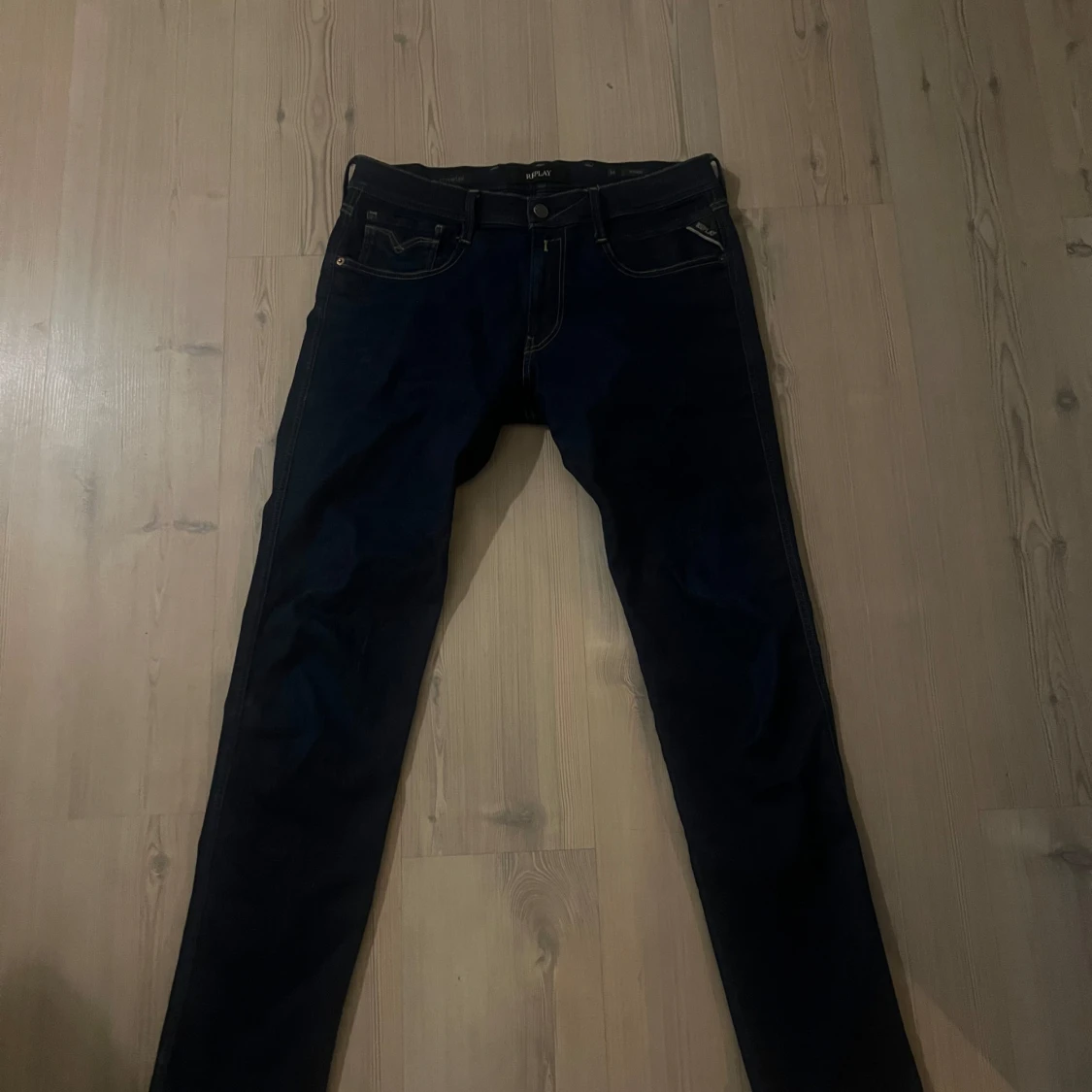 Mörkblå Replay Anbass jeans