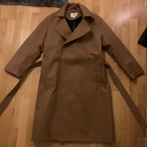 Zara Coat  - Aldrig använd!!, Storlek S-M / skulle säga att den är mer som en M.