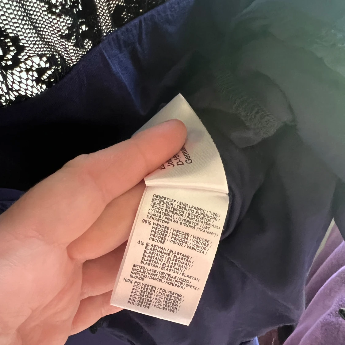 Blå klänning med spetsdetaljer från Even&Odd - 3