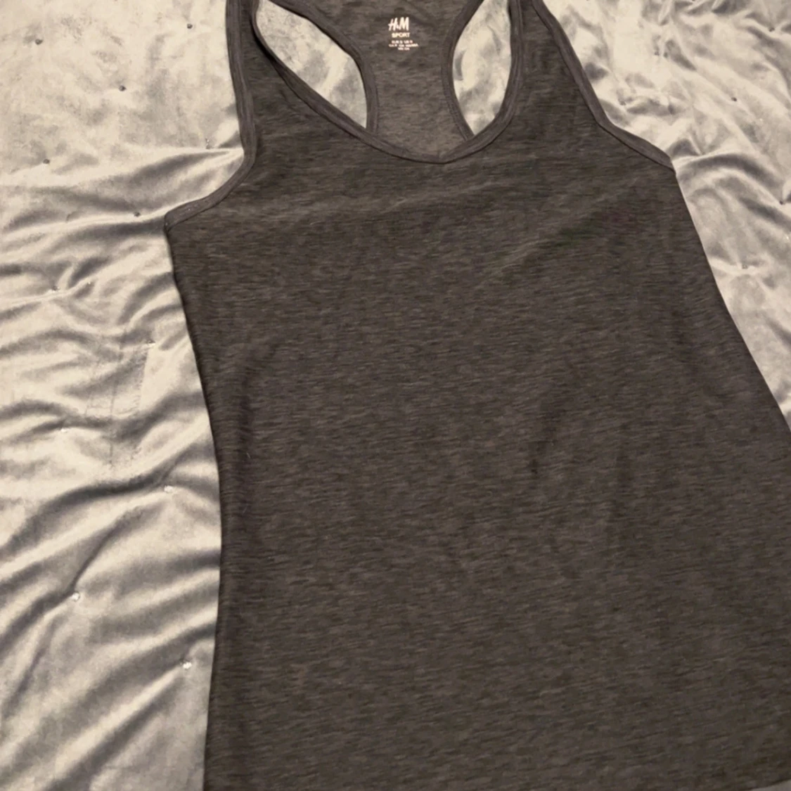 Mörkgrått sportlinne från H&M