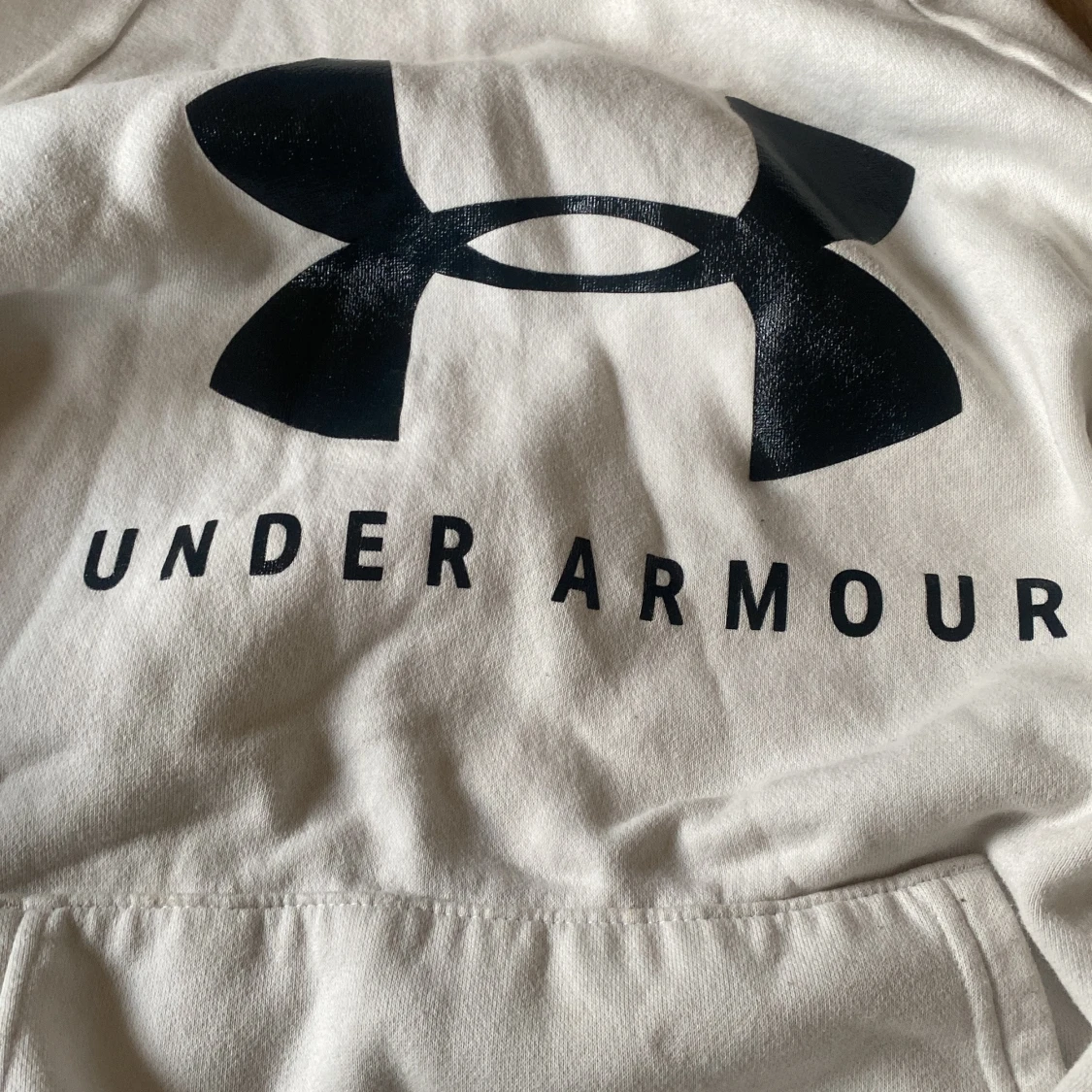Vit hoodie från Under Armour - 1