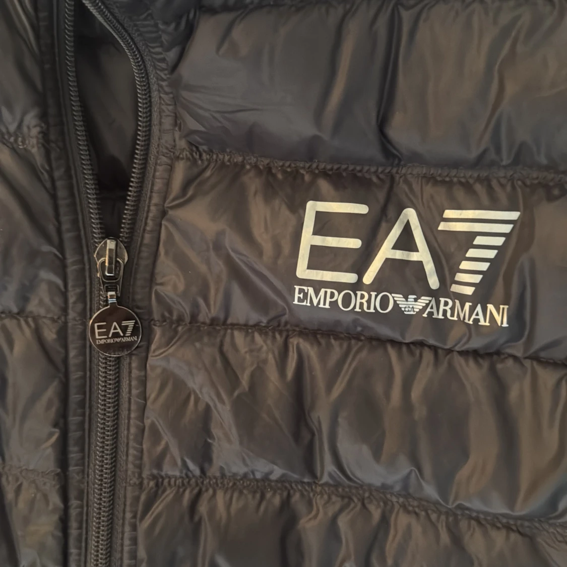 Svart dunväst från Emporio Armani - 1