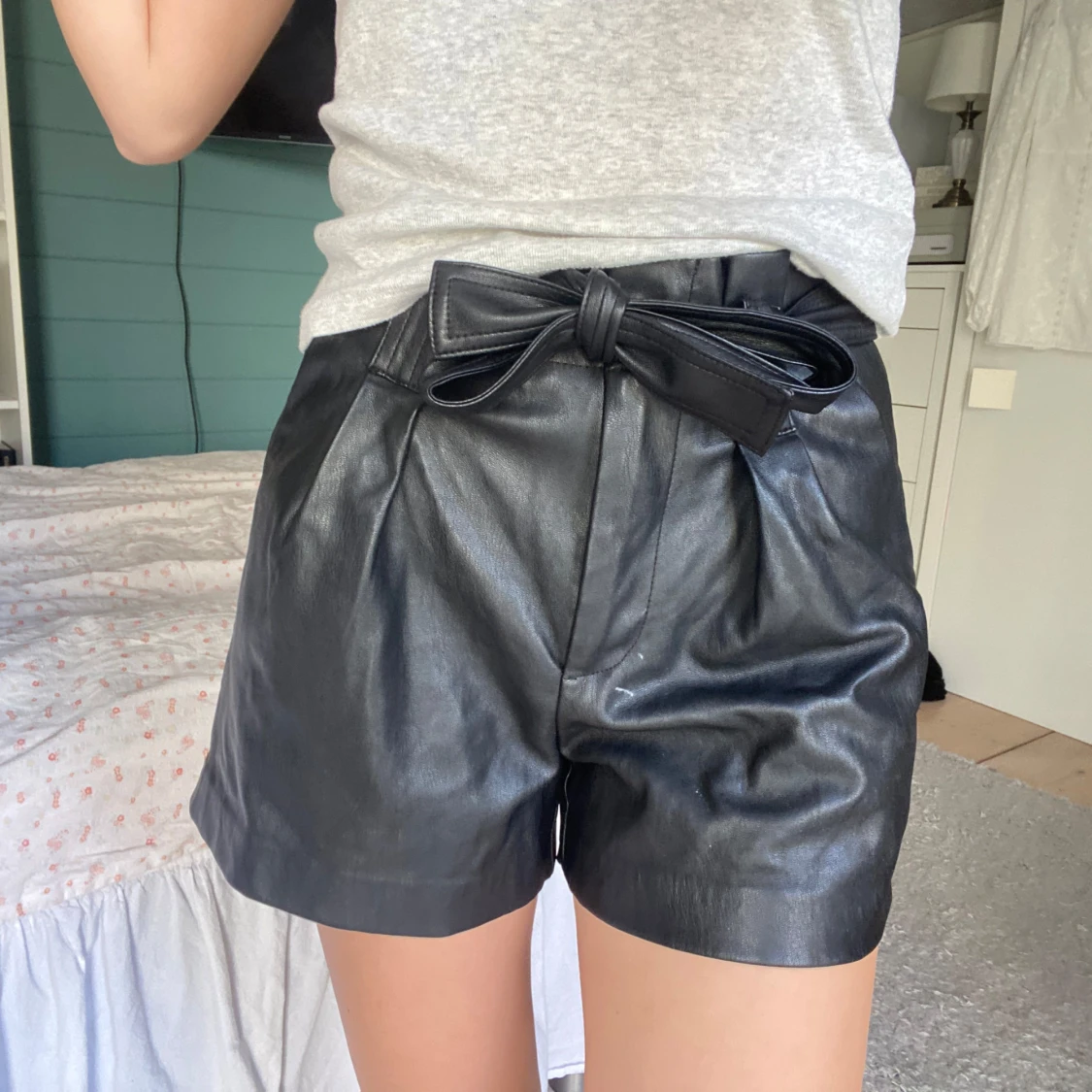 Svarta läder shorts - 1