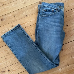  jeans  Ralph Lauren - 32/32 bra skick 