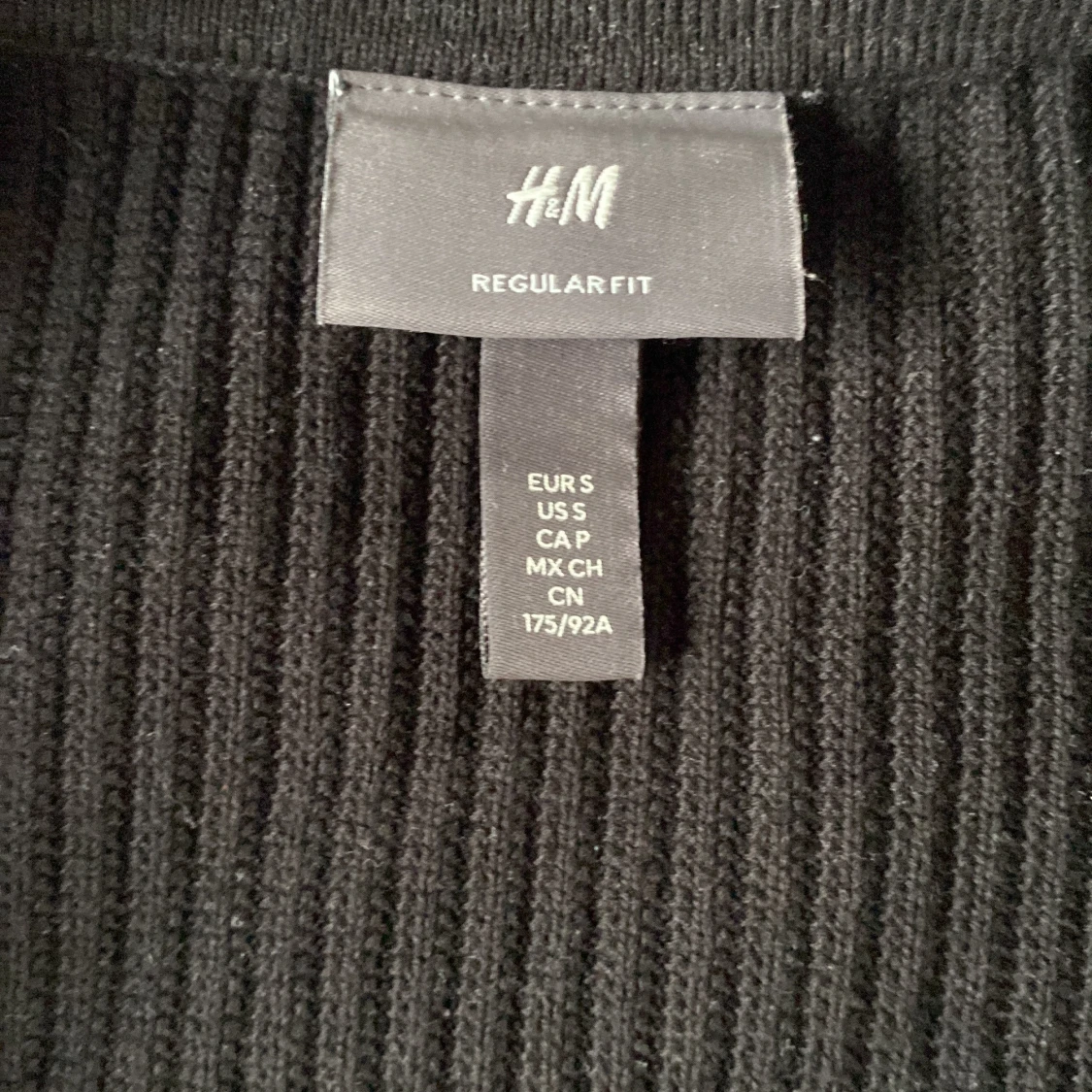 Svart stickad skjorta  - 1