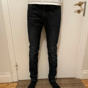 Acne Jeans - säljer nu dessa  Acne Ace Oreo Jeans. Jeansen är i storlek W30 L32 och är sitter perfekt. De är i mycket bra skick och har inga tydliga tecken på användning. Nu säljer jag dessa för endast 299kr, inklusive fri frakt. Hör av er vid frågor och bud.