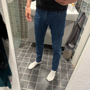 Replay Anbass - Replay jeans i storleken W30 L32 anbass inge defekter