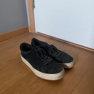 Vagabond skor - Säljer dessa schysst skorna ifrån Vagabond, skick 7/10, storlek 43, pris går självklart att diskuteras!