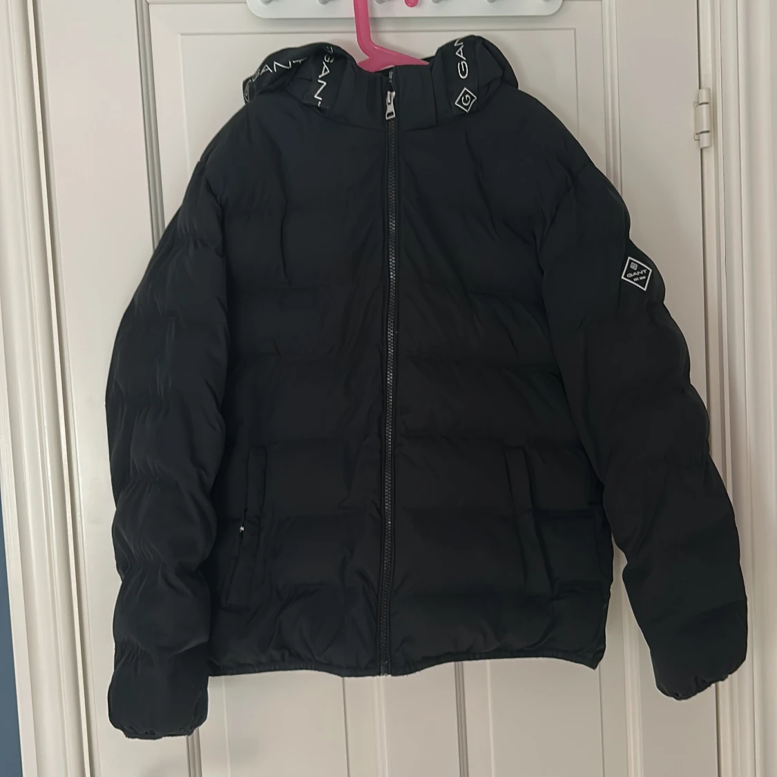 Svart pufferjacka från GANT