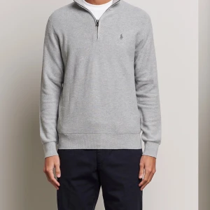 Två st polo tröjor i storlek M en Hugo boss skjorta storlek M med mashett knappar från skultuna och en asus skärm 144hz - Säljer två stycken polo tröjor storlek M och en Hugo boss skjorta storlek M med manschett knappar från skultuna och en asus skärm 144 hz pris kan diskuteras 