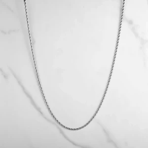 Cordell Kedja - Säljer ett stilrent cordell halsband i silverfärg. Halsbandet är 3 mm tjockt och 60 cm långt. Halsbandet är helt nytt 