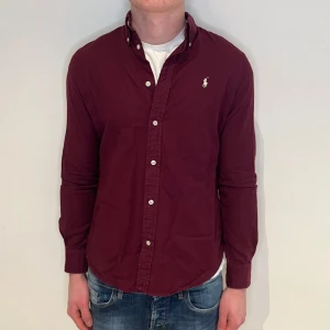 Ralph lauren skjorta - Ralph lauren skjorta | Skick: 9,5/10 | Size - M (sitter som S) |  Märke - Ralph lauren | Fraktar via postnord eller instabox på köparens bekostnad | Hör av dig vid minsta fråga eller fundering // RDL