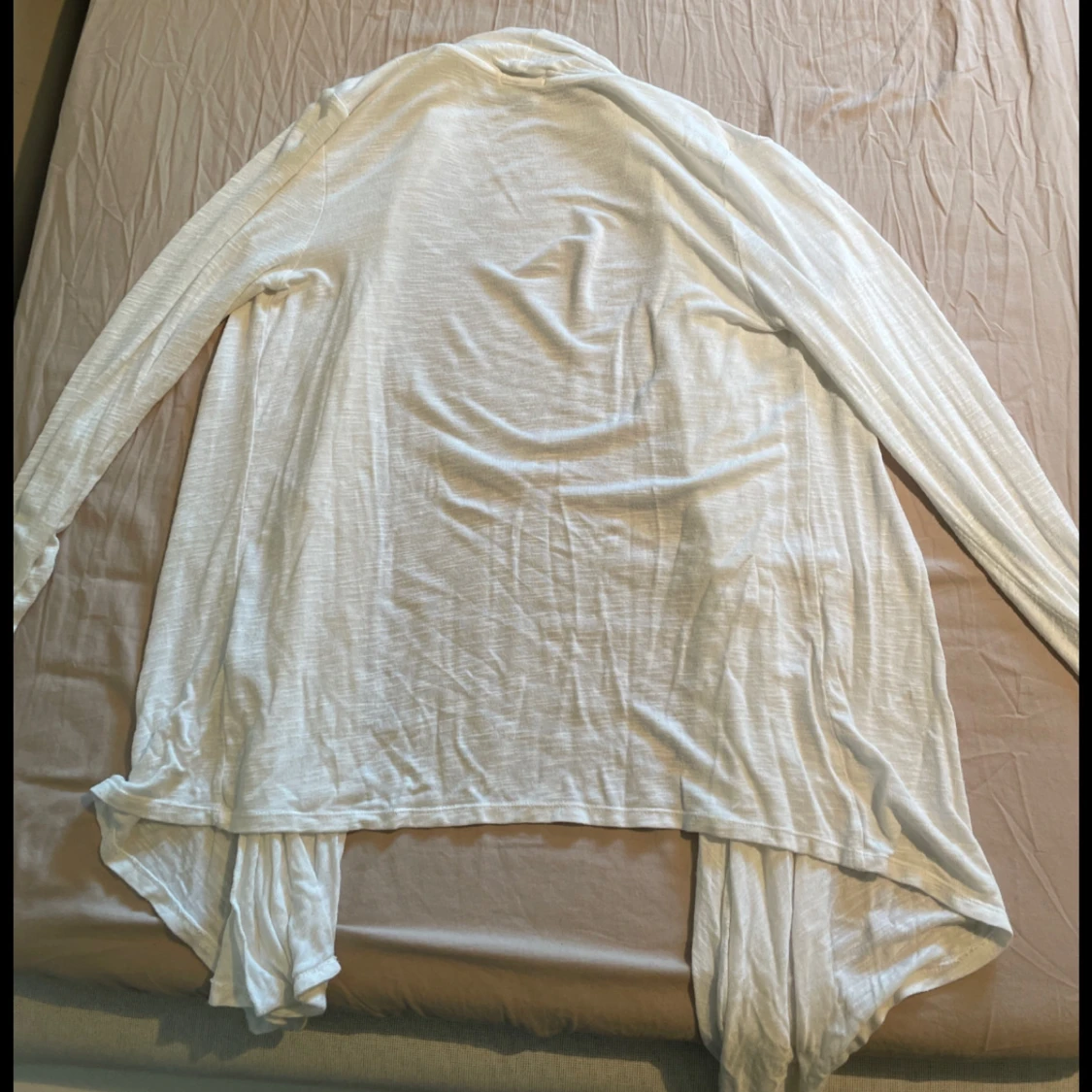 Vit långärmad kofta från Lindex - 1