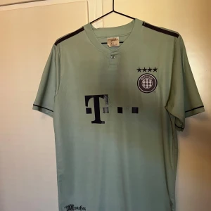 Lewnadowski 18/19 - En oanvänd Bayern München tröja från 18/19 med Lewandowski #9 på ryggen