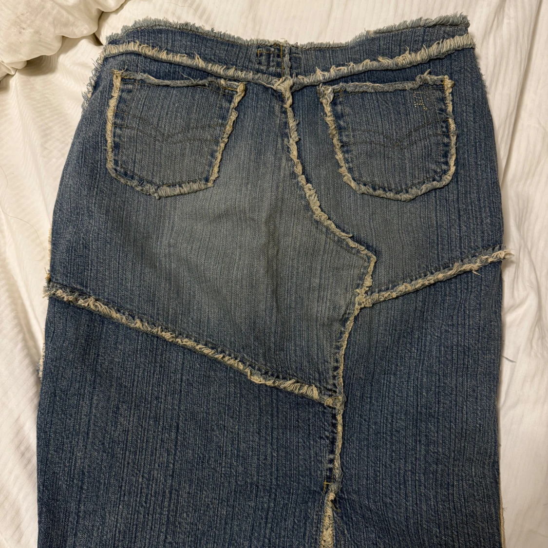 Jeanskjol med råa kanter - 4