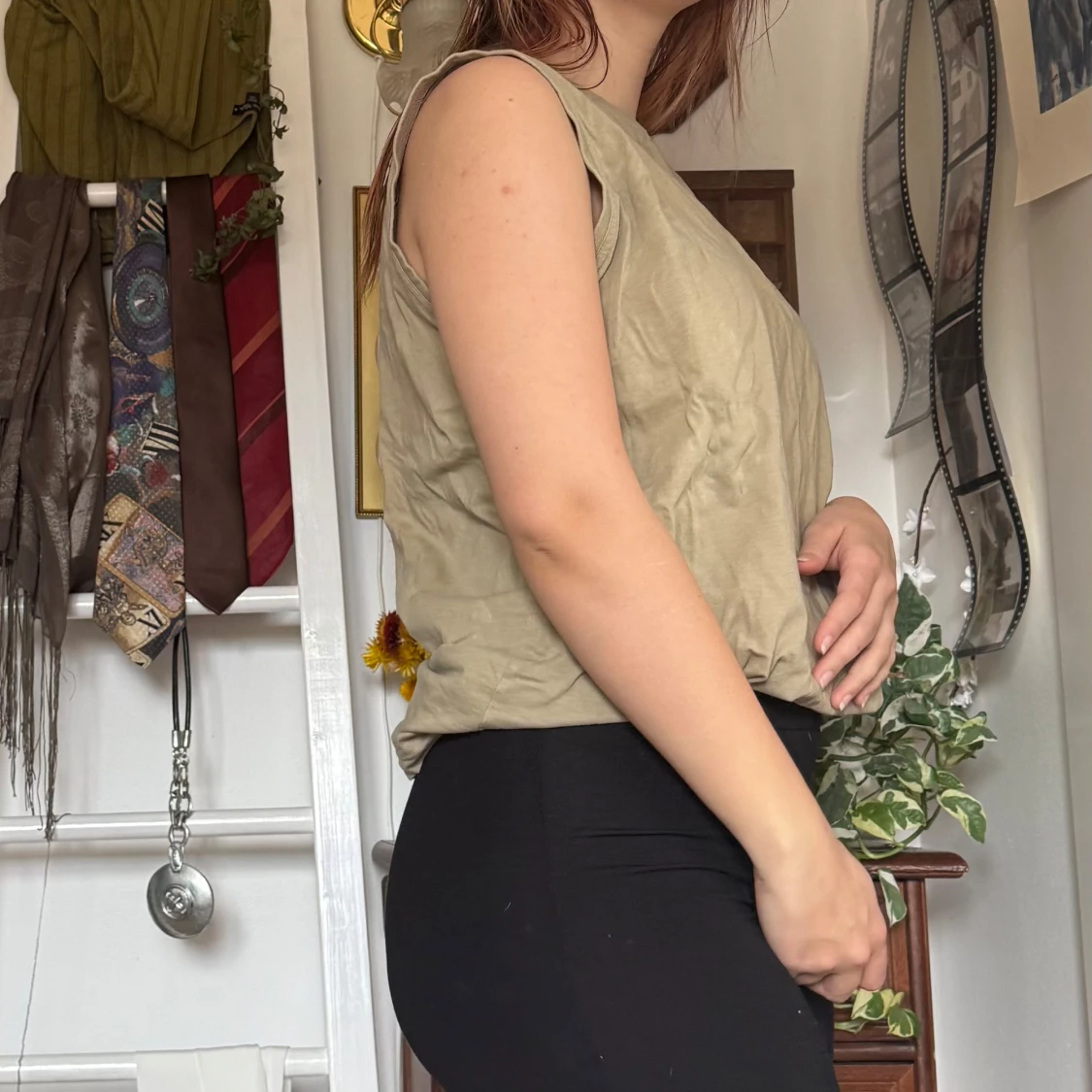 Beige ärmlös topp - 1
