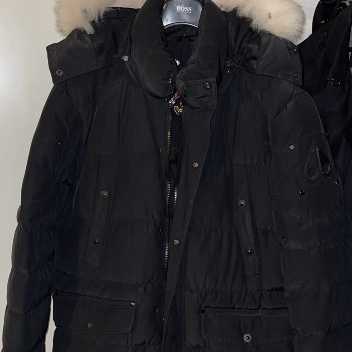 Svart dunjacka från Moose Knuckles