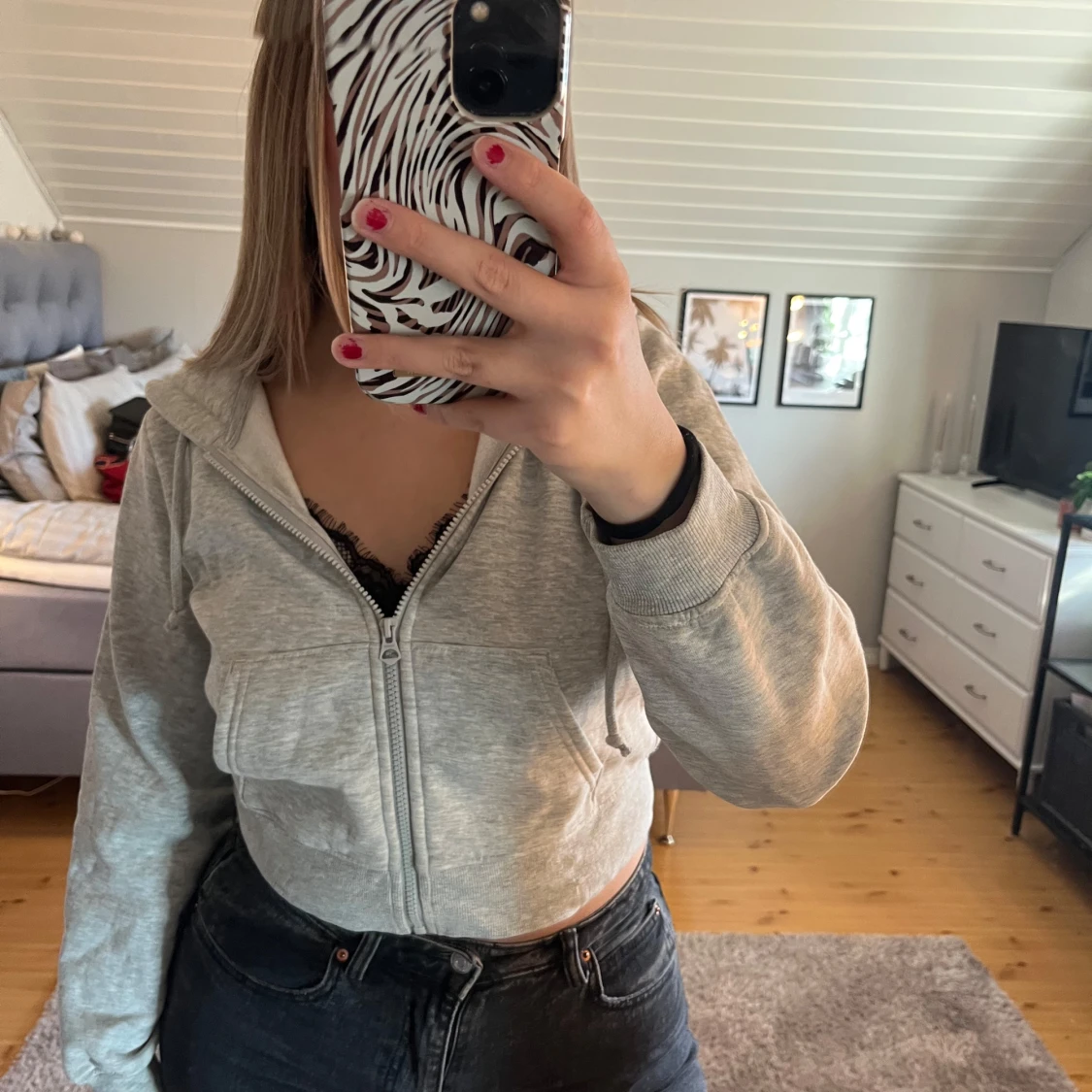 Grå zip up hoodie