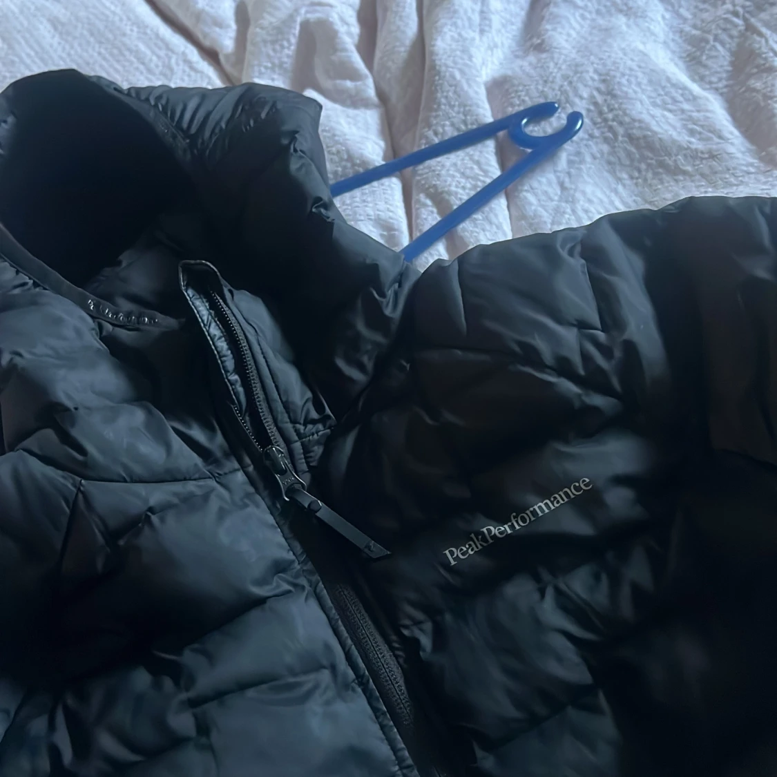 Svart dunjacka från Peak Performance - 2