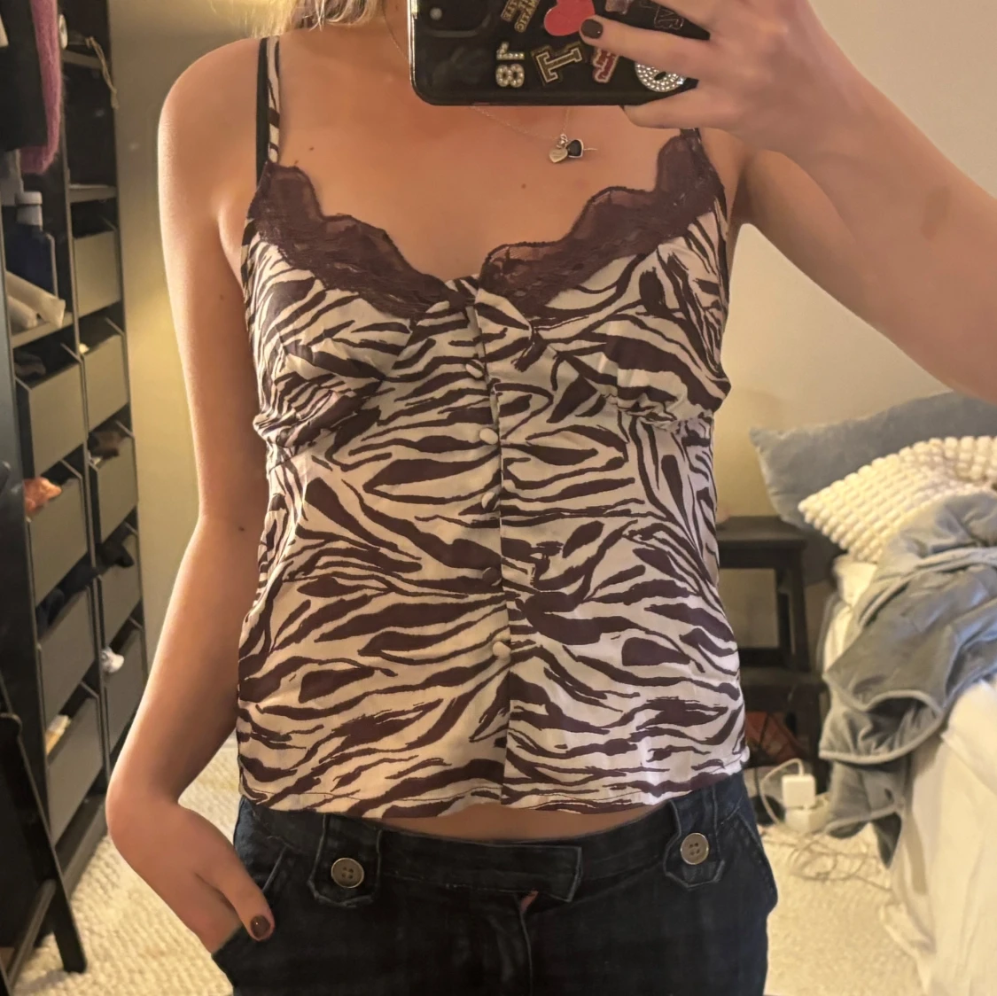 Zebramönstrad linne med spetsdetaljer - 1