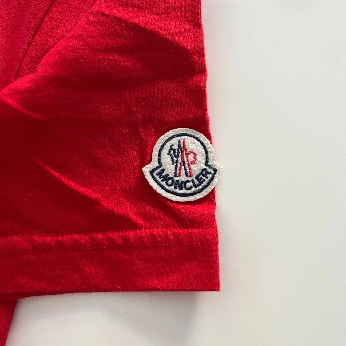 Röd t-shirt från Moncler - 1