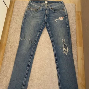 True religion jeans - True religion jeans knappt använda storlek 33,33  Priset kan diskuteras vid snabb affär