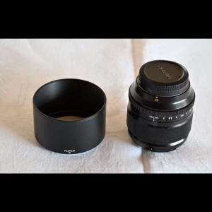 Fujifilm objektiv med motljusskydd - Fujinon XF 50-140mm f/2.8 R LM OIS WR Pro-telezoom Funkar perfekt utan konstigheter   Fujinon XF 16-55mm f/2.8 R LM WR Funkar perfekt utan konstigheter   Fujinon XF 56mm f/1.2  Funkar perfekt utan konstigheter   Fujinon XF 35mm f/2 R WR  Funkar perfekt utan konstigheter   Fujinon XF 23mm f/2 R WR  Funkar perfekt utan konstigheter   Fujinon XF 10-24mm f/4 R OIS Ultra Fick inte lägga ut mer än 10 bildar, men där finns bildar på den. Funkar perfekt utan konstigheter