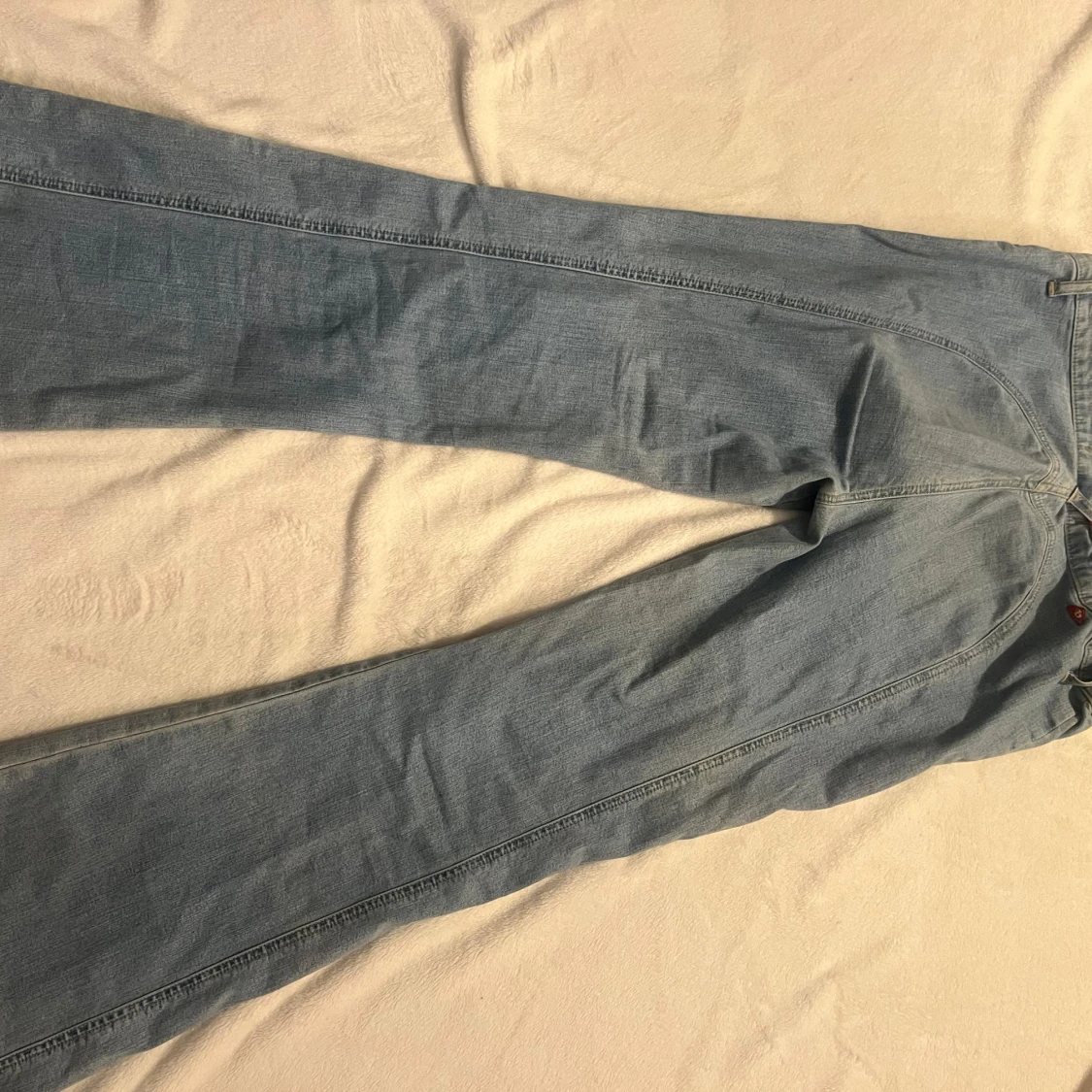 Lågmidjade bootcut jeans med snörningar/knytningar - 4