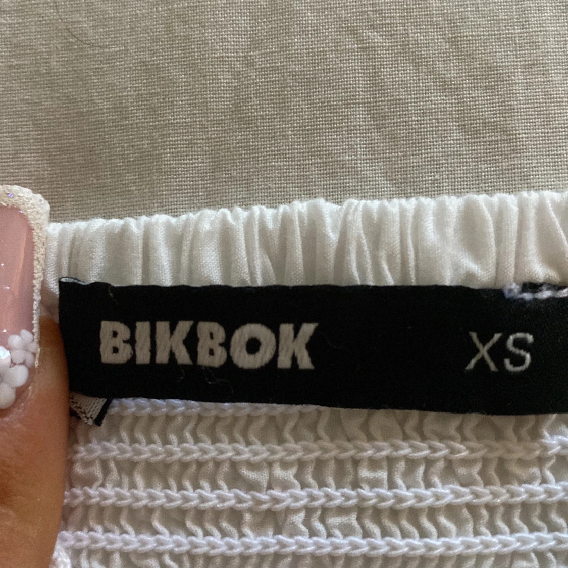 Vit ärmlös topp från BikBok - 1